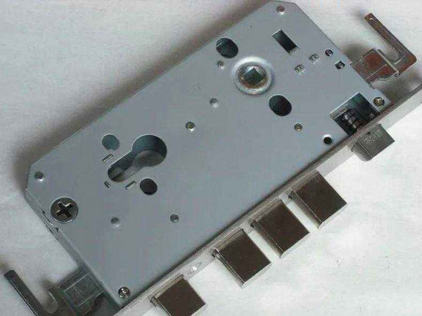 红河24小时上门开锁公司